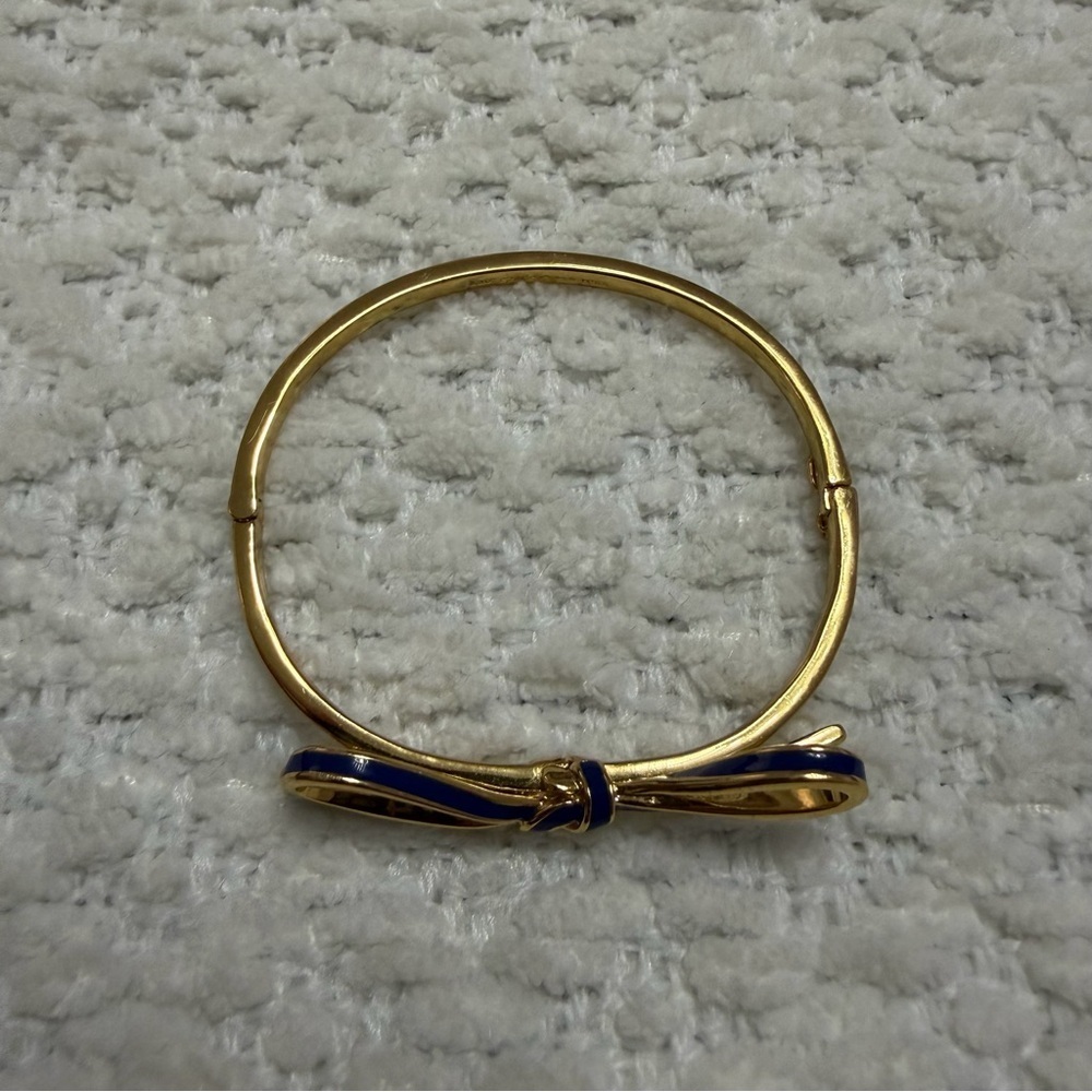 Kate Spade Bow Blue Gold Toned Hinged Bangle Bracelet - Picture 3 of 7